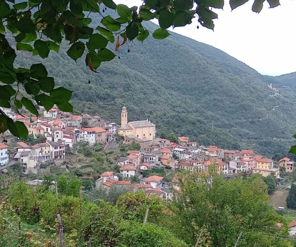 “Aspeitandu Cicció”: a Rezzo una serata di comicità con la Compagnia Riemughe Surve