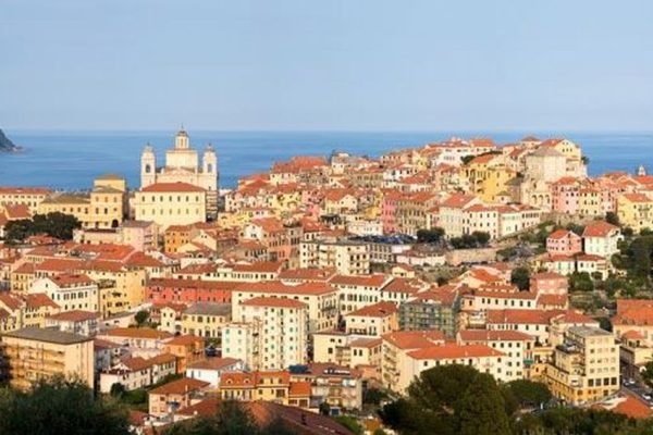Musica e divertimento a Imperia Porto Maurizio: “Notte Bianca” con il dj set di Enzo Testini