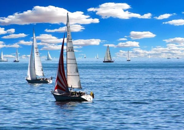 Spettacolo in mare a Sanremo: una Regata Internazionale accende le acque della Riviera