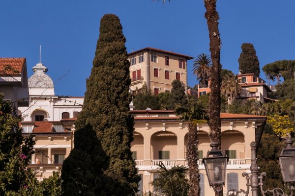 “Writers” accende Bordighera: arte e performance dal vivo in Corso Italia fino a mezzanotte