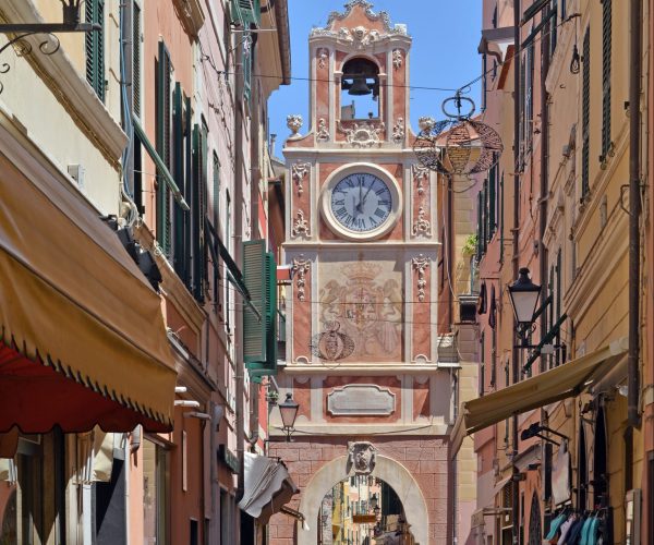 “La Cena Animata della Riviera Ligure”: venerdì 9 ottobre si mangia, si canta e si balla al BeeFly di Loano