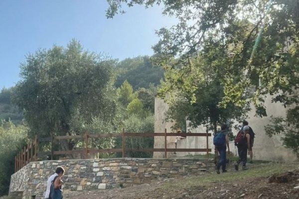 A Diano Arentino trekking gratuito
