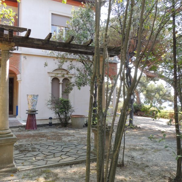 Museo Arte Contemporanea (Maci) a Villa Faravelli