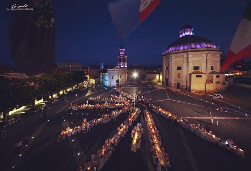 A Loano torna la “Cena in Bianco”, la serata “total white” all’insegna della condivisione e dell’ecologia