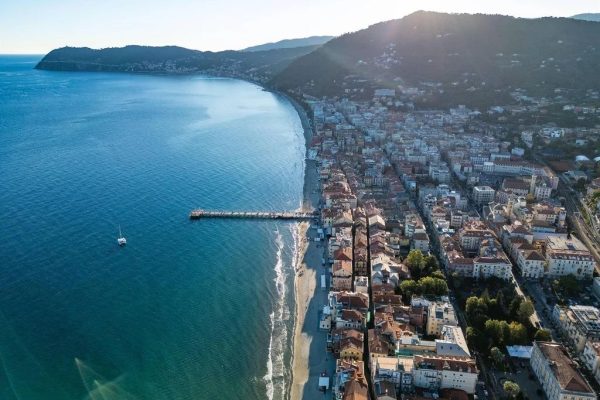 Tradizione e musica in piazza: martedì 11 agosto l’esibizione del Complesso Bandistico Città di Alassio