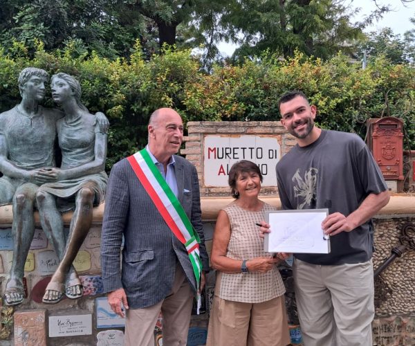 La firma di Giampaolo Ricci presto sul Muretto di Alassio: un omaggio al campione di basket dell’Olimpia Milano e della Nazionale italiana