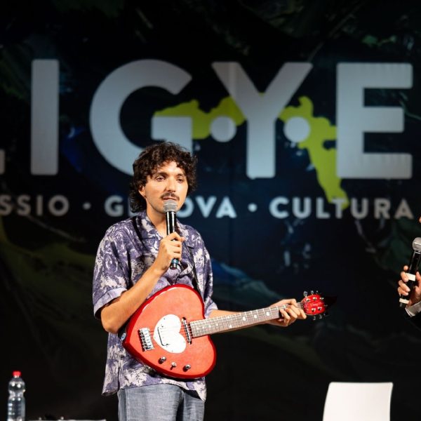 Premio Alassio Musica 2026 a Enrico Ruggeri: racconti, canzoni e firma per il Muretto