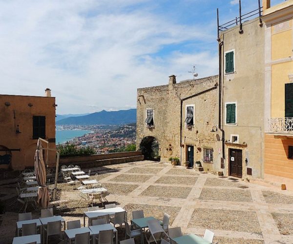 Estate a Borgio Verezzi: un mese di luglio tra grande teatro, musica, street food e natura. Il programma completo
