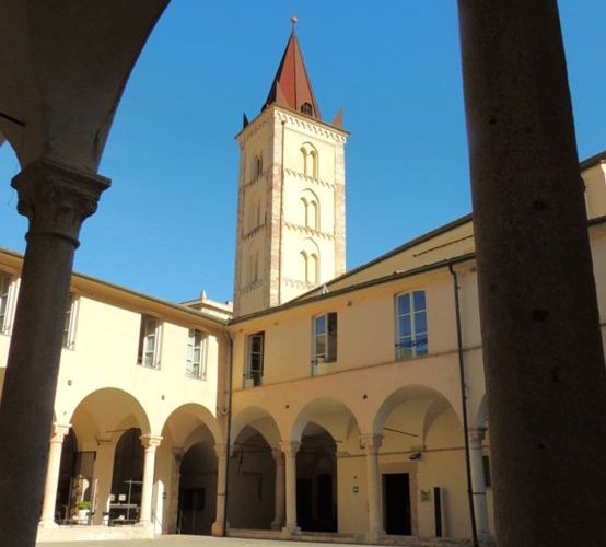 Spettacolo e mistero a Finalborgo: martedì 25 marzo va in scena “Fantasmi a Palazzo”