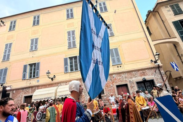 Albenga torna nel 1251 per il Palio Storico: tutte le immagini con le prime sfide e vittorie assolute per il Quartiere Sant’Eulalia