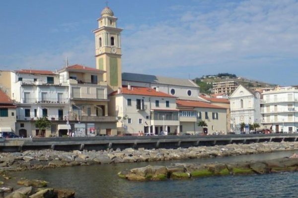 Gran finale di stagione a Santo Stefano al Mare: il 27 agosto è “Summer Night” al Vascello Beach