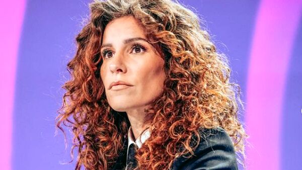 Veronica Ruggeri a Diano Marina: l’inviata de “Le Iene” presenta il suo romanzo d’esordio al Molo delle Tartarughe